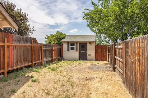 2459 NW 22nd Street Redmond OR 97756