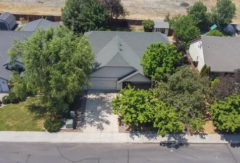 2459 NW 22nd Street Redmond OR 97756