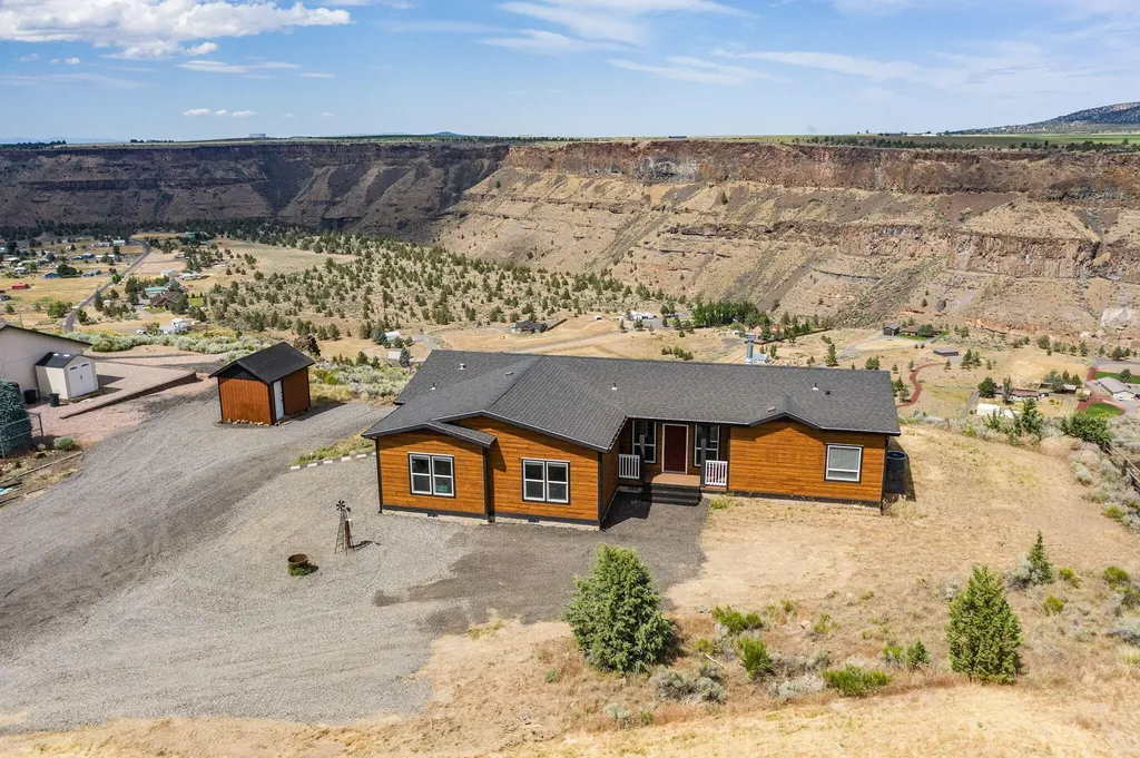 14007 SW Peninsula Drive Terrebonne OR 97760