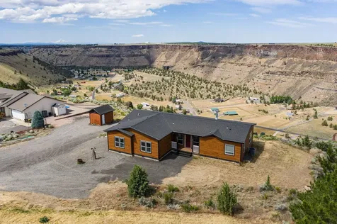 14007 SW Peninsula Drive Terrebonne OR 97760
