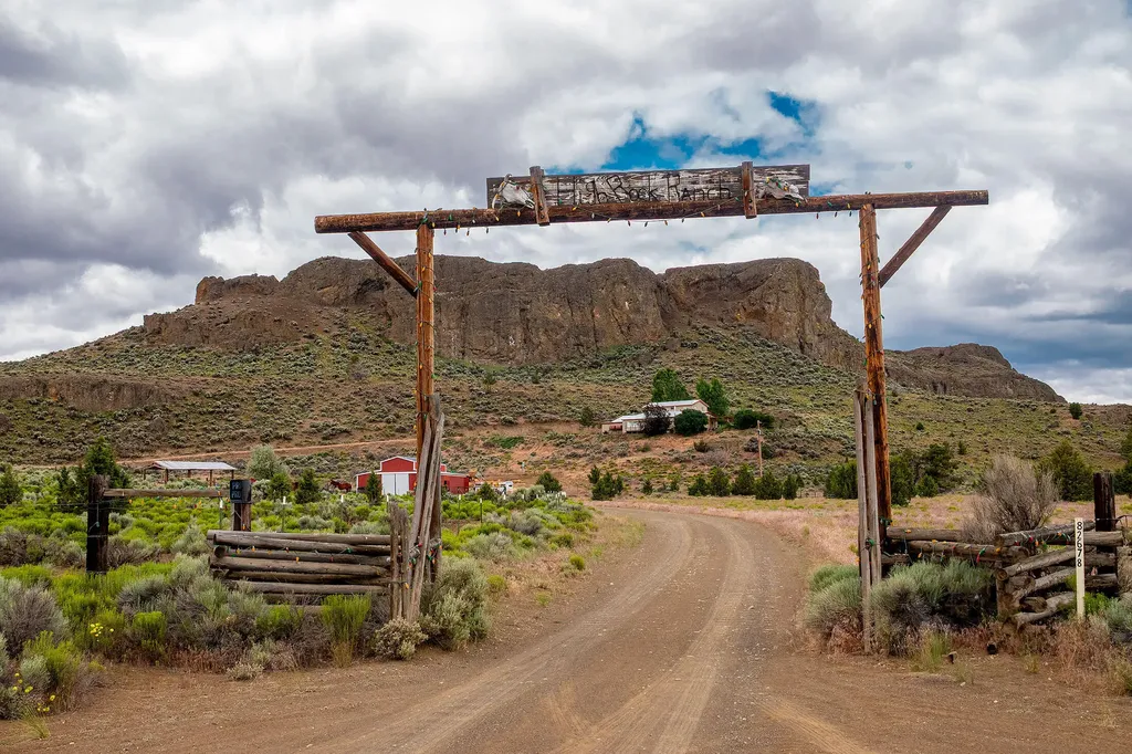 82678 Shotgun Pass Lane Christmas Valley OR 97641