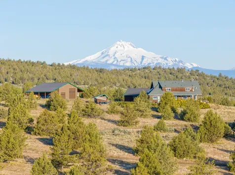 4647 SW Belmont Lane Madras OR 97741