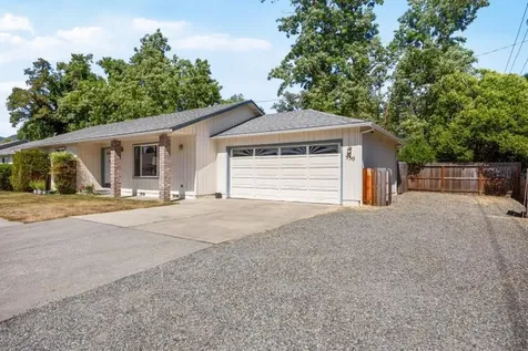 530 E Park Street Grants Pass OR 97527