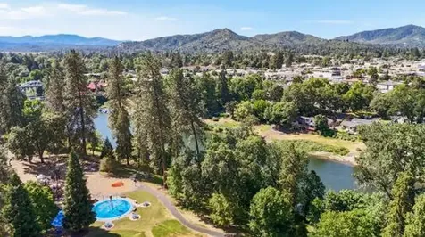 530 E Park Street Grants Pass OR 97527