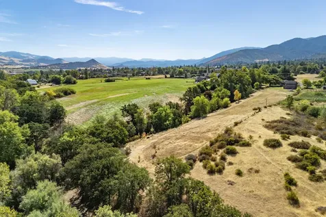 2045 E Main Street Ashland OR 97520