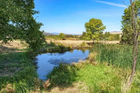 2045 E Main Street Ashland OR 97520