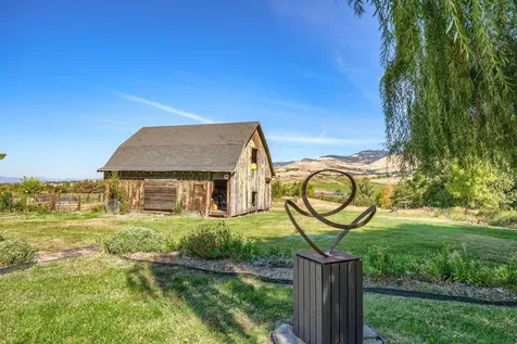 2045 E Main Street Ashland OR 97520