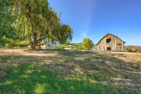 2045 E Main Street Ashland OR 97520