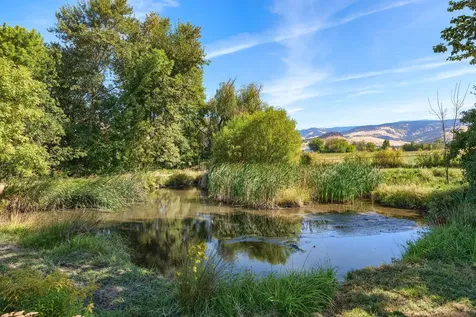 2045 E Main Street Ashland OR 97520