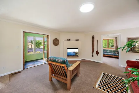 2045 E Main Street Ashland OR 97520