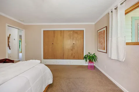 2045 E Main Street Ashland OR 97520