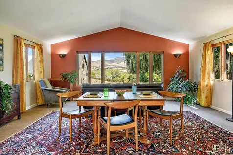 2045 E Main Street Ashland OR 97520