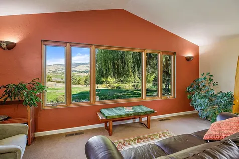 2045 E Main Street Ashland OR 97520