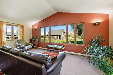 2045 E Main Street Ashland OR 97520