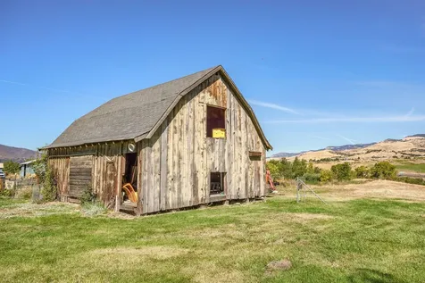 2045 E Main Street Ashland OR 97520