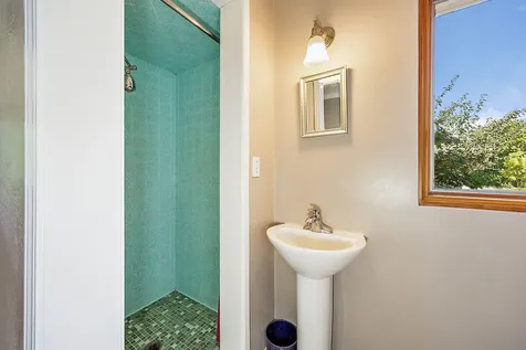 2045 E Main Street Ashland OR 97520