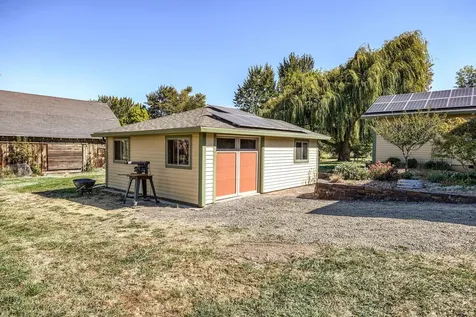 2045 E Main Street Ashland OR 97520