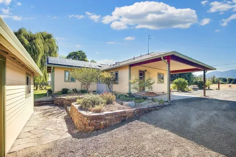 2045 E Main Street Ashland OR 97520