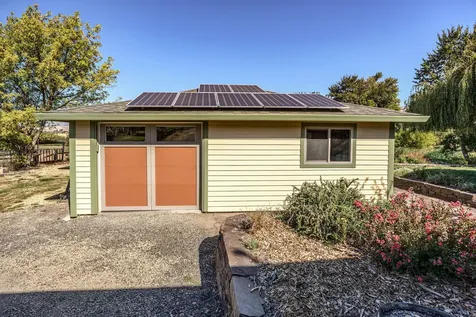 2045 E Main Street Ashland OR 97520