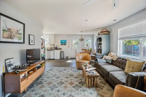 539 James Street Talent OR 97540