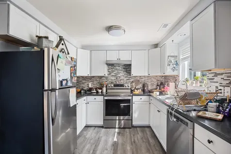 539 James Street Talent OR 97540