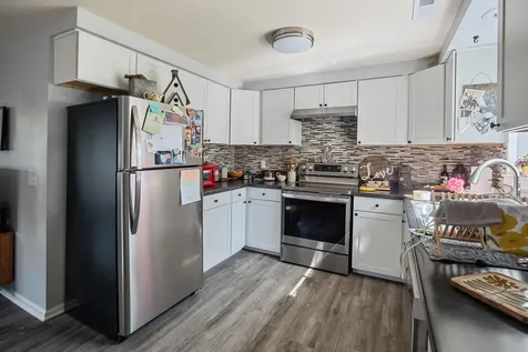 539 James Street Talent OR 97540