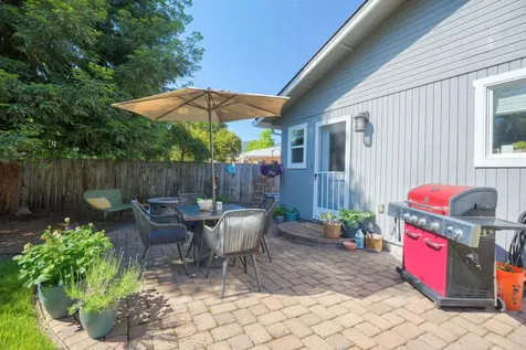 539 James Street Talent OR 97540