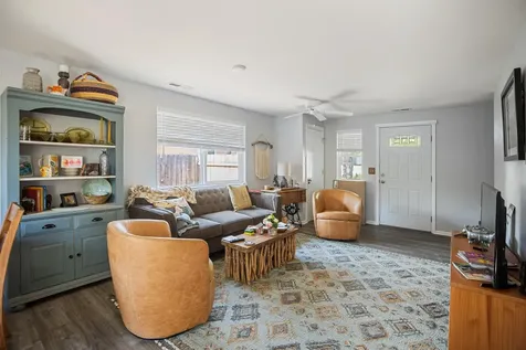 539 James Street Talent OR 97540