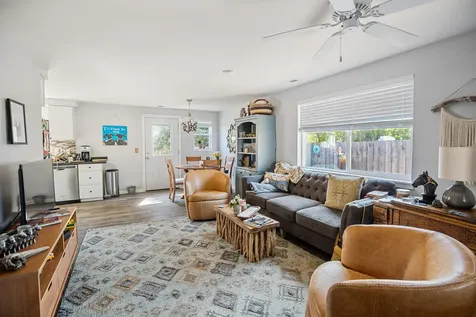 539 James Street Talent OR 97540