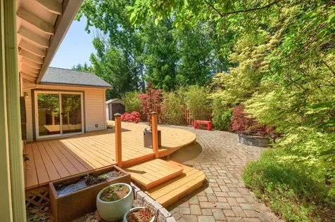 701 Salishan Court Ashland OR 97520