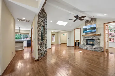 701 Salishan Court Ashland OR 97520