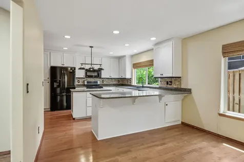 701 Salishan Court Ashland OR 97520