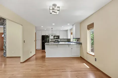 701 Salishan Court Ashland OR 97520