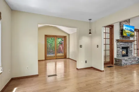 701 Salishan Court Ashland OR 97520