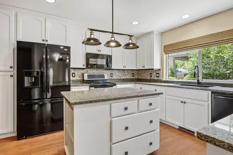 701 Salishan Court Ashland OR 97520