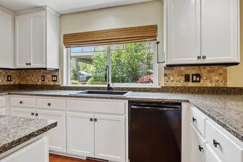 701 Salishan Court Ashland OR 97520