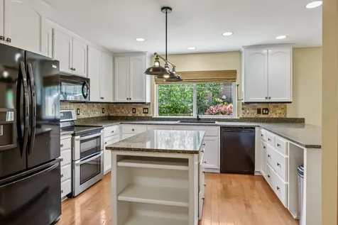 701 Salishan Court Ashland OR 97520