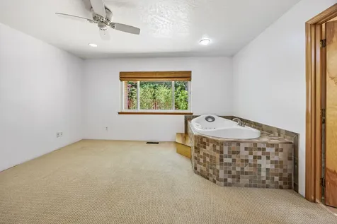 701 Salishan Court Ashland OR 97520