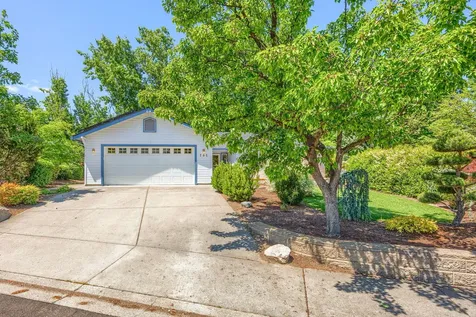 701 Salishan Court Ashland OR 97520