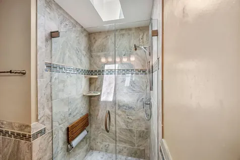 701 Salishan Court Ashland OR 97520