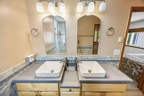 701 Salishan Court Ashland OR 97520