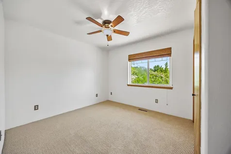 701 Salishan Court Ashland OR 97520