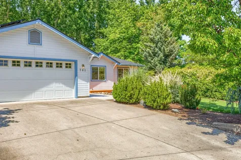 701 Salishan Court Ashland OR 97520