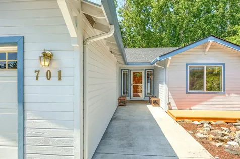 701 Salishan Court Ashland OR 97520