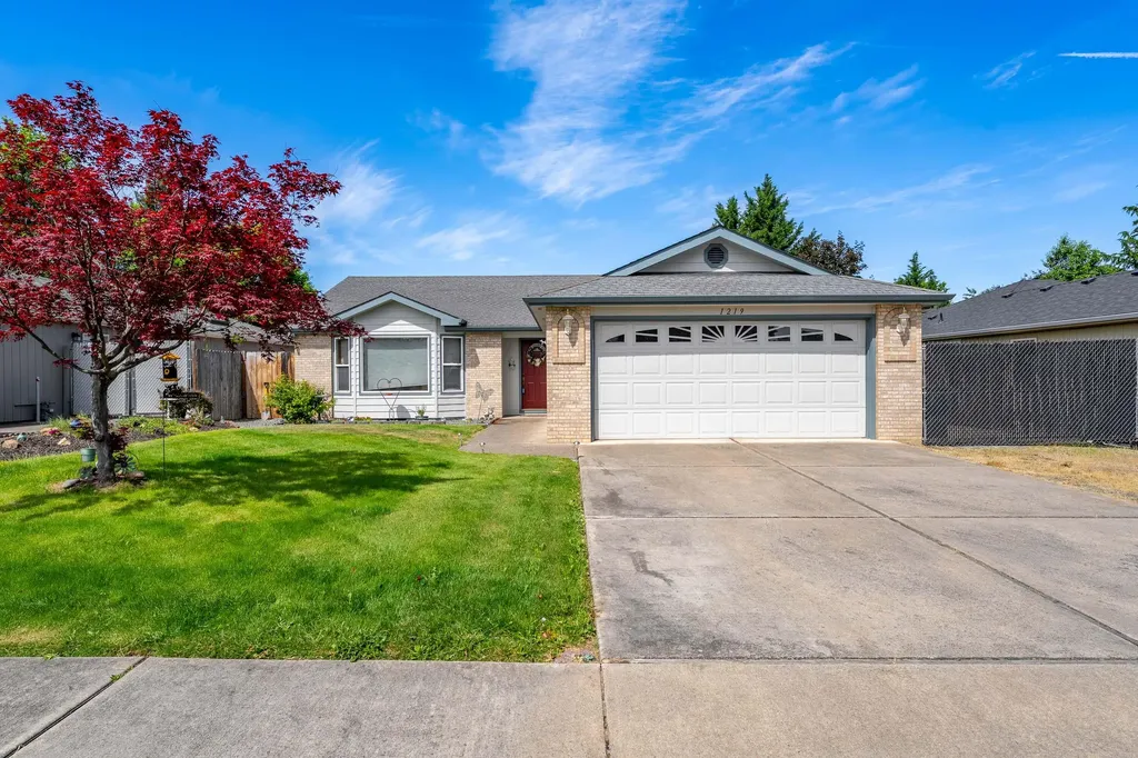 1219 Looking Glass Way Central Point OR 97502