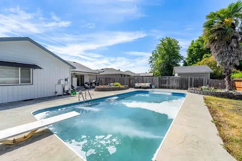 1219 Looking Glass Way Central Point OR 97502