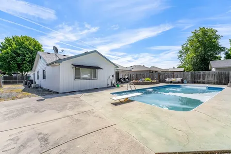 1219 Looking Glass Way Central Point OR 97502
