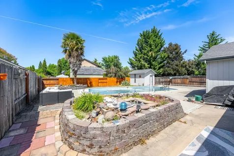1219 Looking Glass Way Central Point OR 97502