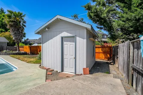 1219 Looking Glass Way Central Point OR 97502