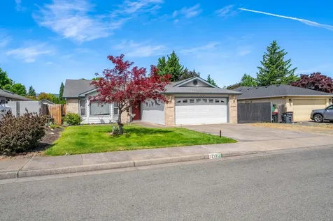 1219 Looking Glass Way Central Point OR 97502